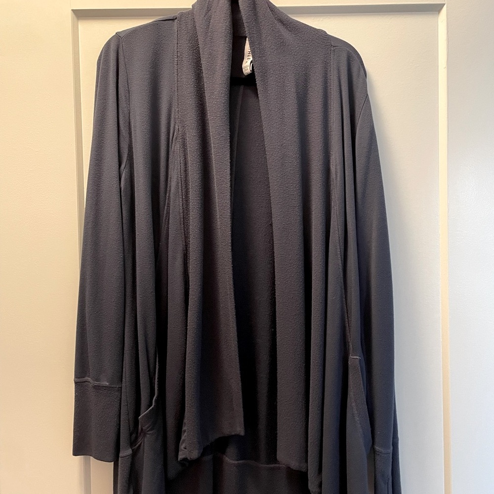 Athleta Pranayama Wrap Large blue